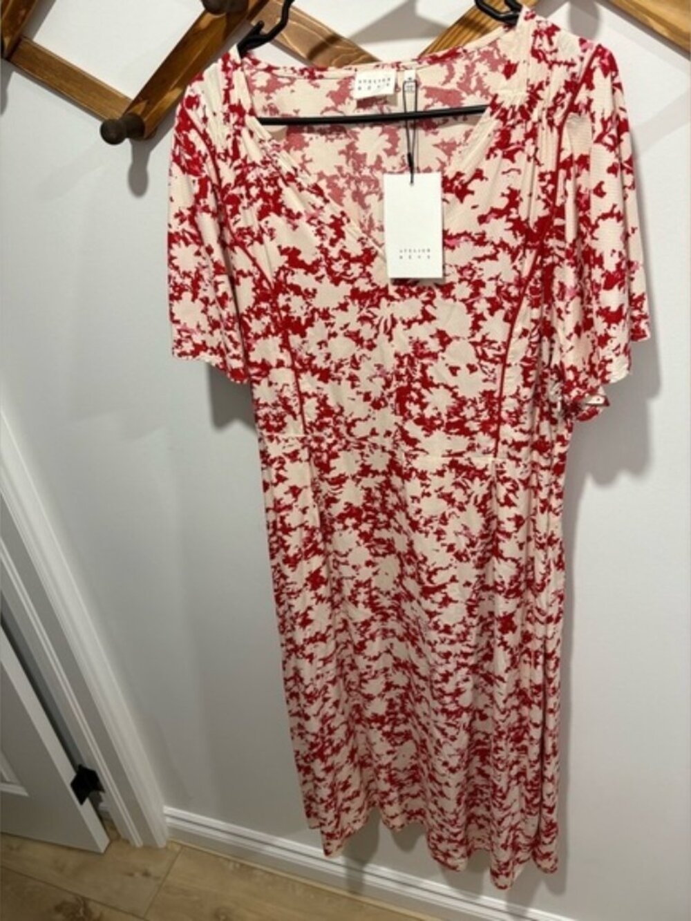 NWT Atelier Rêve Alais Midi Dress | Red & White Floral | Size 8  $179.00 CAN - Picture 9 of 11